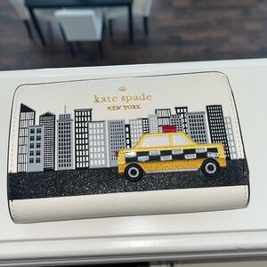 Kate Spade Nyc Big Apple Medium Wallet
